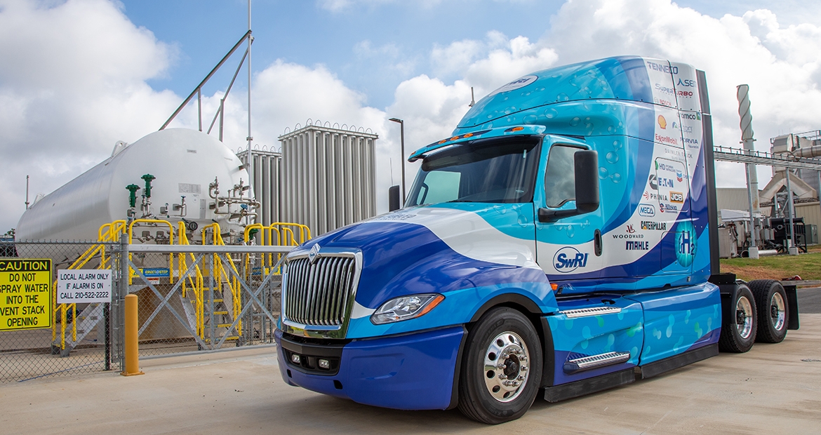 United States’ First Class 8 H2-ICE Demo Showcased for Fleets